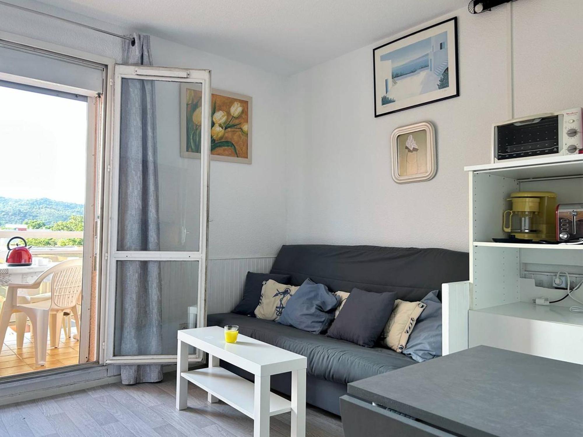 2 Pieces, 4/5 Couchages, Proche Et Commodites, Parking Inclus, - Fr-1-251-432 *